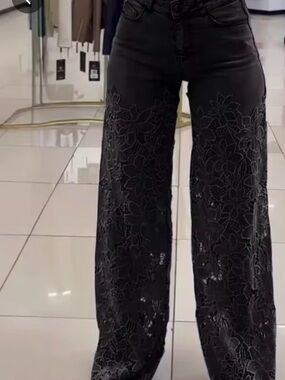 Women’s Black Floral Lace Cut Out Wide-Leg Jeans Medium